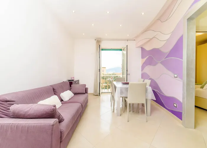 Estate4home - L'onda Viola * Σορέντο